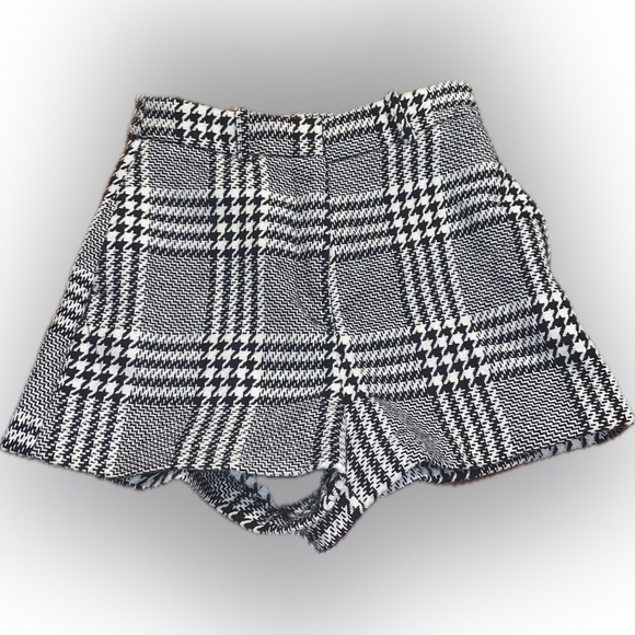 NWT Tweed Houndstooth Plaid High Waist Coquette Dress Shorts Black White H&M 2 - Picture 3 of 14